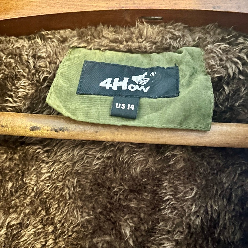 4How Olive green warm hooded Winter Parker - Picture 3 of 4
